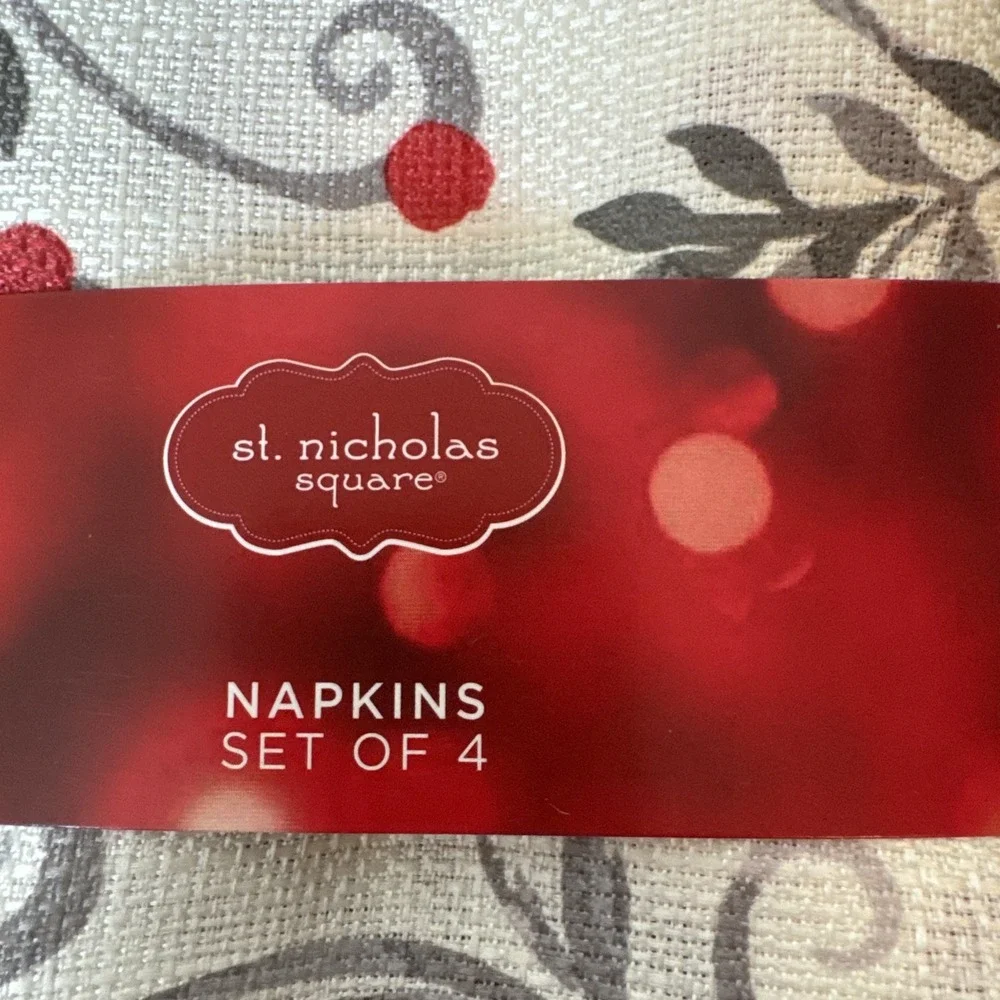 St‎ Nicholas Square Christmas Napkins Set of 4 Scroll Print Holiday Table Linens